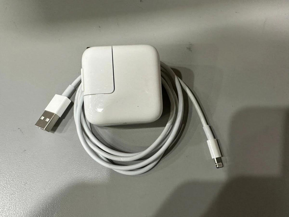iPad 9na Generación 64GB Wi-Fi Space Gray – Bundle Completo